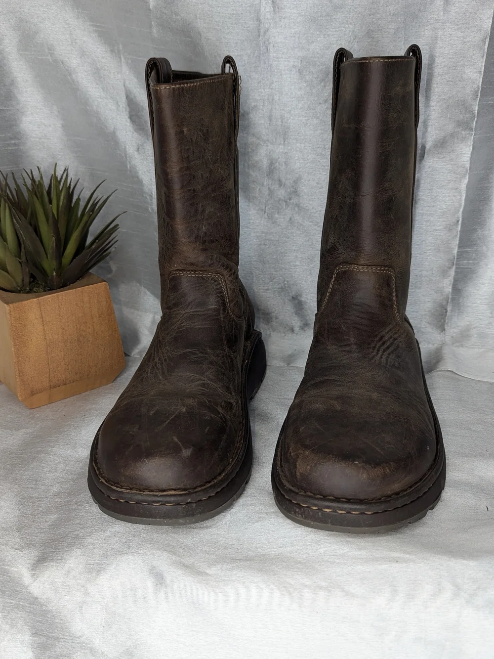 Chaco Men’s Brown Leather Pull-On Mid-Calf Work Boots Lug Sole Slip Resistant 9